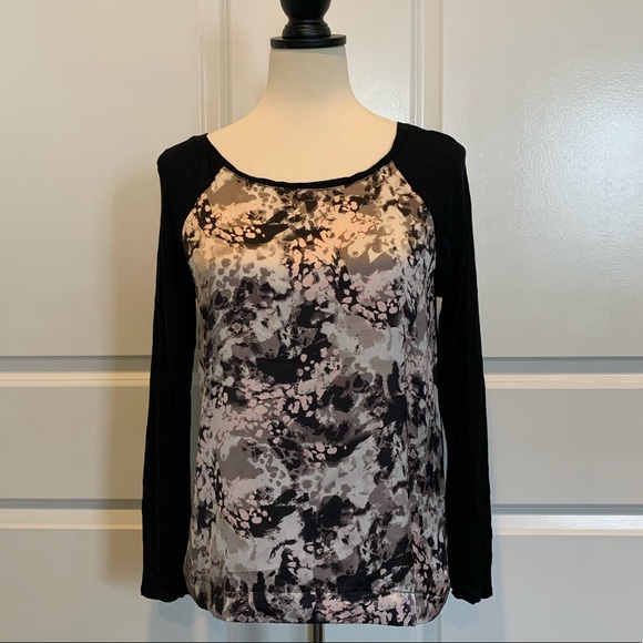 Jennifer Lopez Tops - Lightweight Jennifer Lopez top